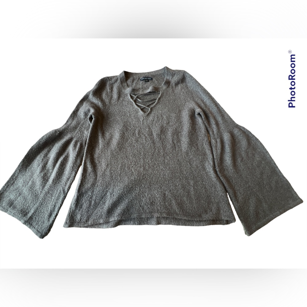 American Eagle Outfitters flare arm sweater size medium